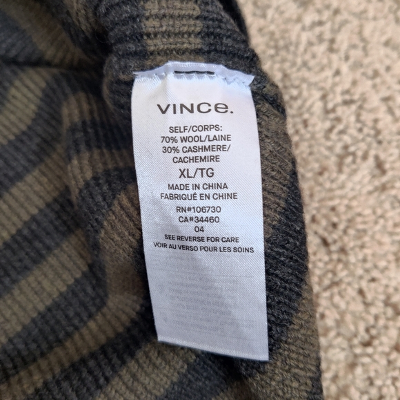 NEW Vince Wool and Cashmere Sweater - Picture 3 of 4